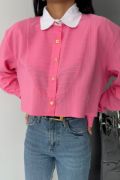 CROP GÖMLEK BEYAZ YAKA VE ETİKET DETAYLI - Pembe resmi